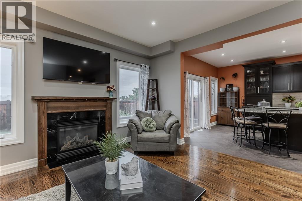 24 Newcastle Court, Hamilton, ON