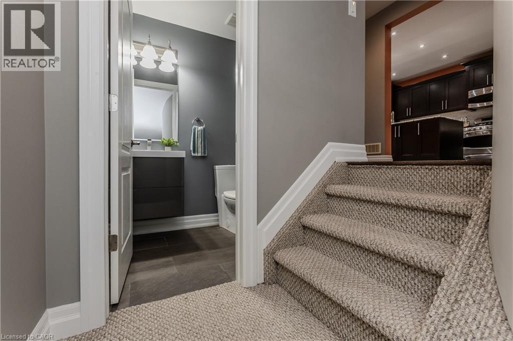 24 Newcastle Court, Hamilton, ON