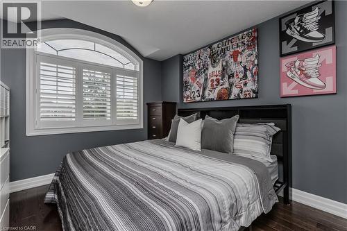 24 Newcastle Court, Hamilton, ON 