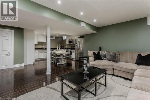 24 Newcastle Court, Hamilton, ON 