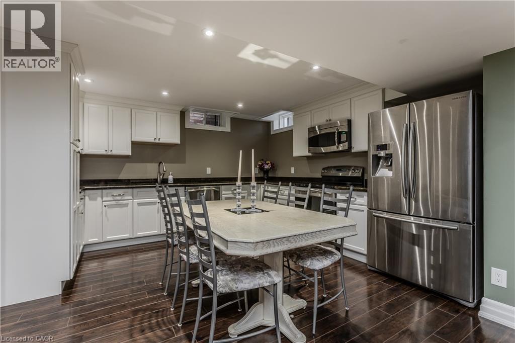 24 Newcastle Court, Hamilton, ON