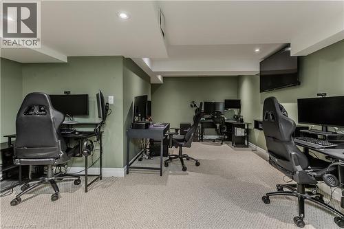 24 Newcastle Court, Hamilton, ON 