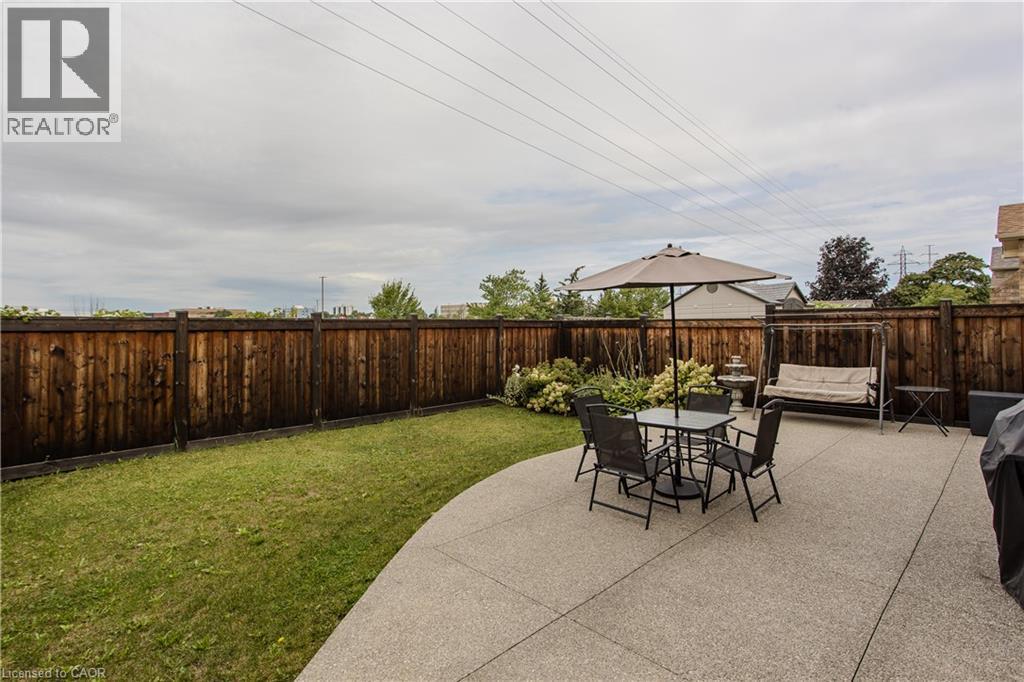 24 Newcastle Court, Hamilton, ON