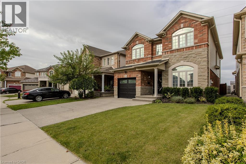 24 Newcastle Court, Hamilton, ON