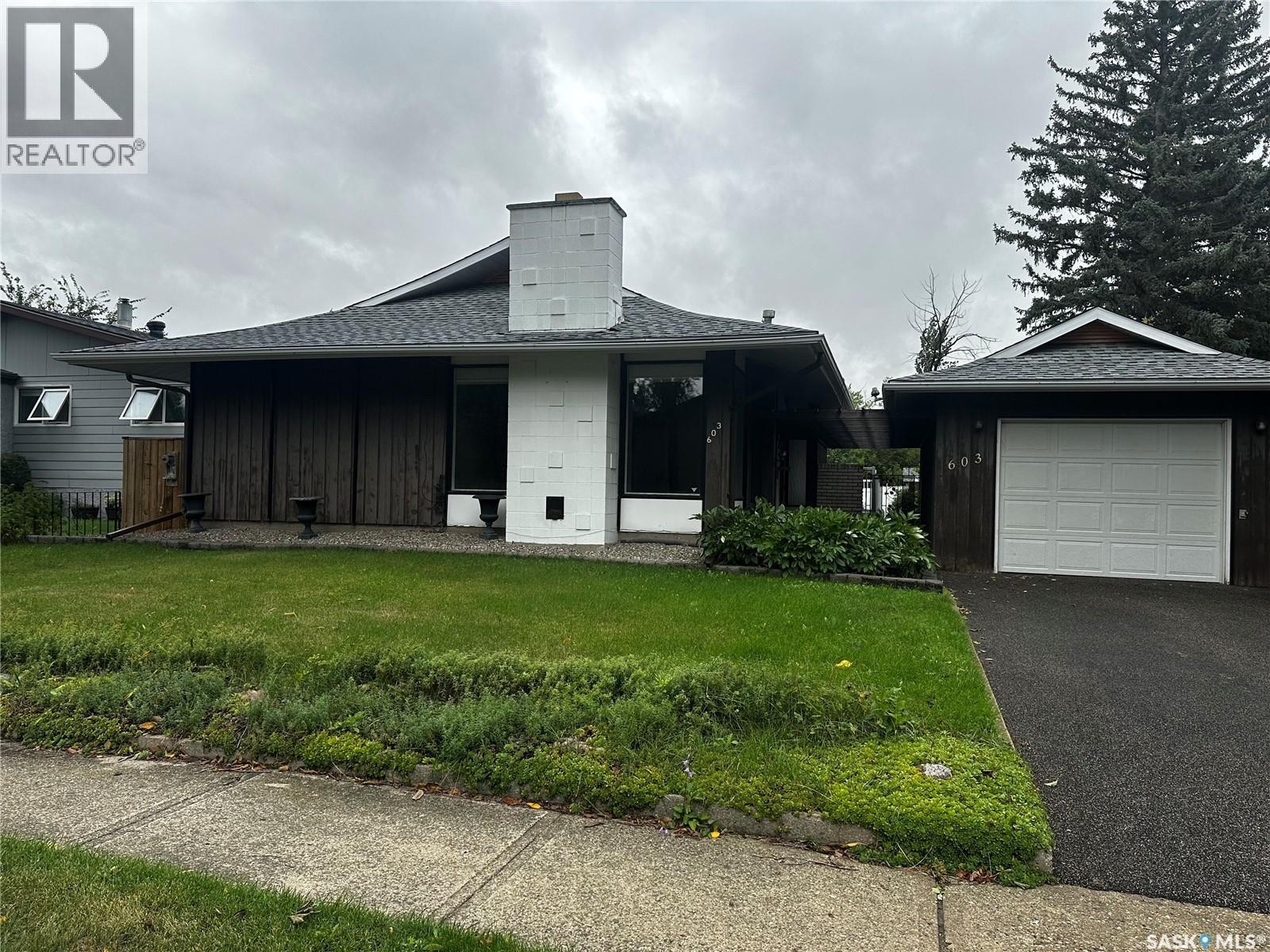 603 3Rd Avenue Nw, Weyburn, SK