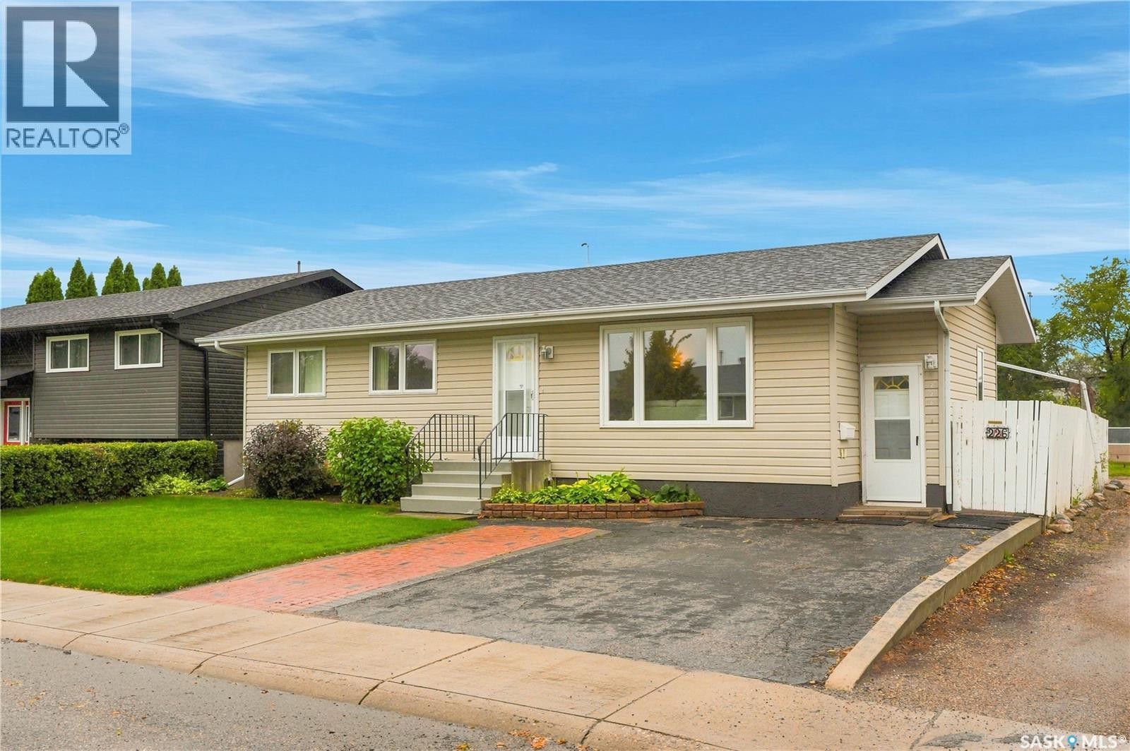 226 Dickey Crescent, Saskatoon, SK