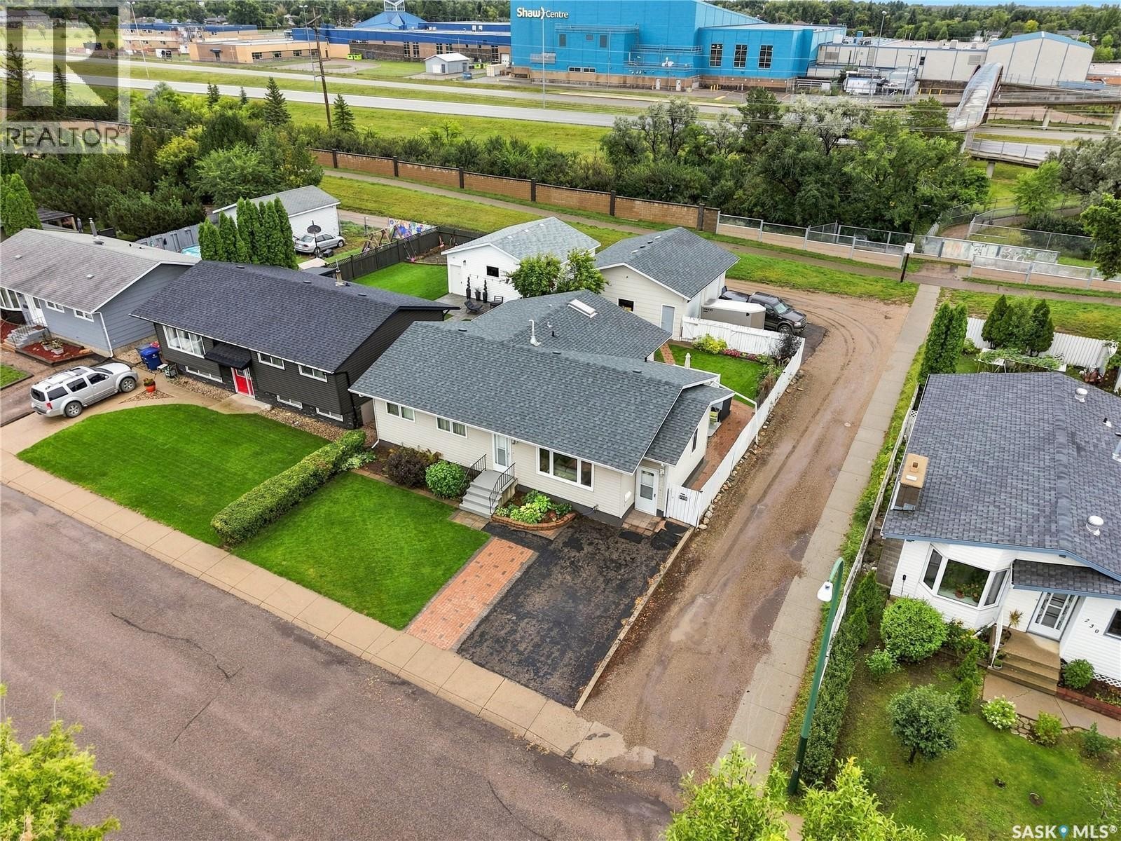 226 Dickey Crescent, Saskatoon, SK