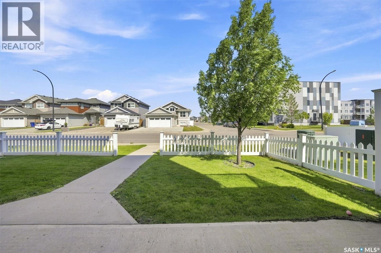 211 225 Hassard Close, Saskatoon, SK