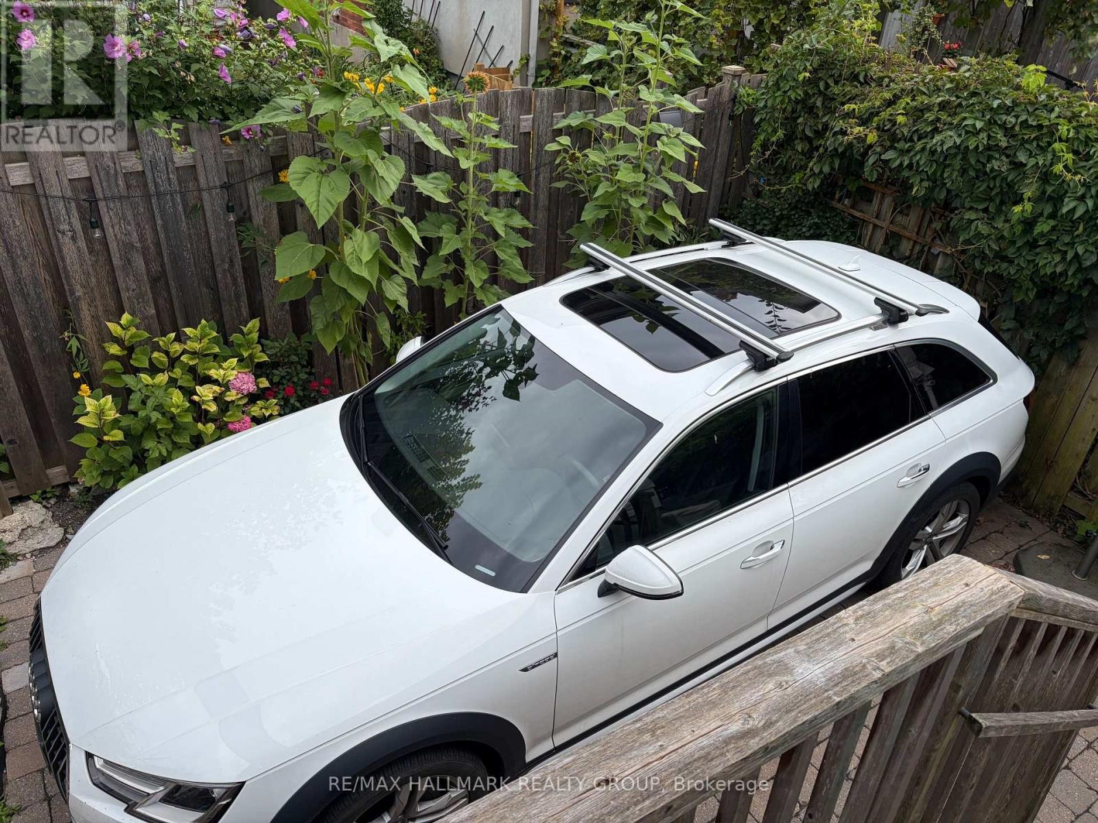 Legal Parking in Winter/Patio in Summer - 142 River Lane, Ottawa, ON