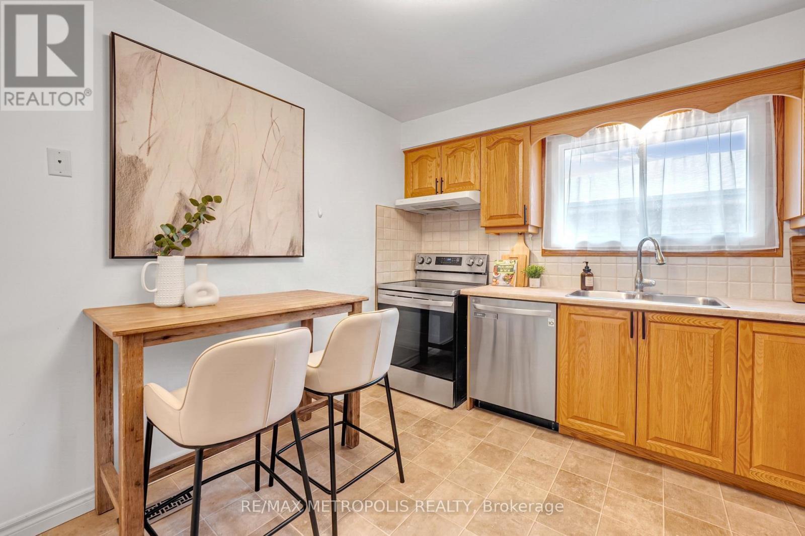 598 Black Oak Crescent, Waterloo, ON