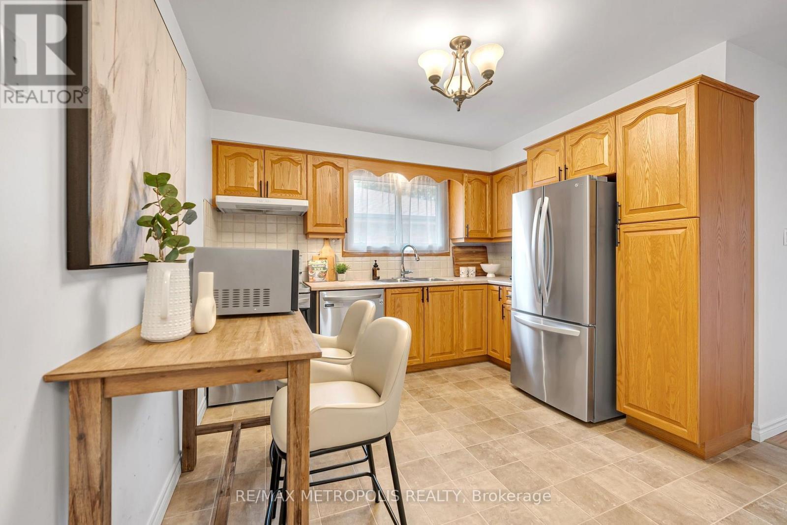 598 Black Oak Crescent, Waterloo, ON