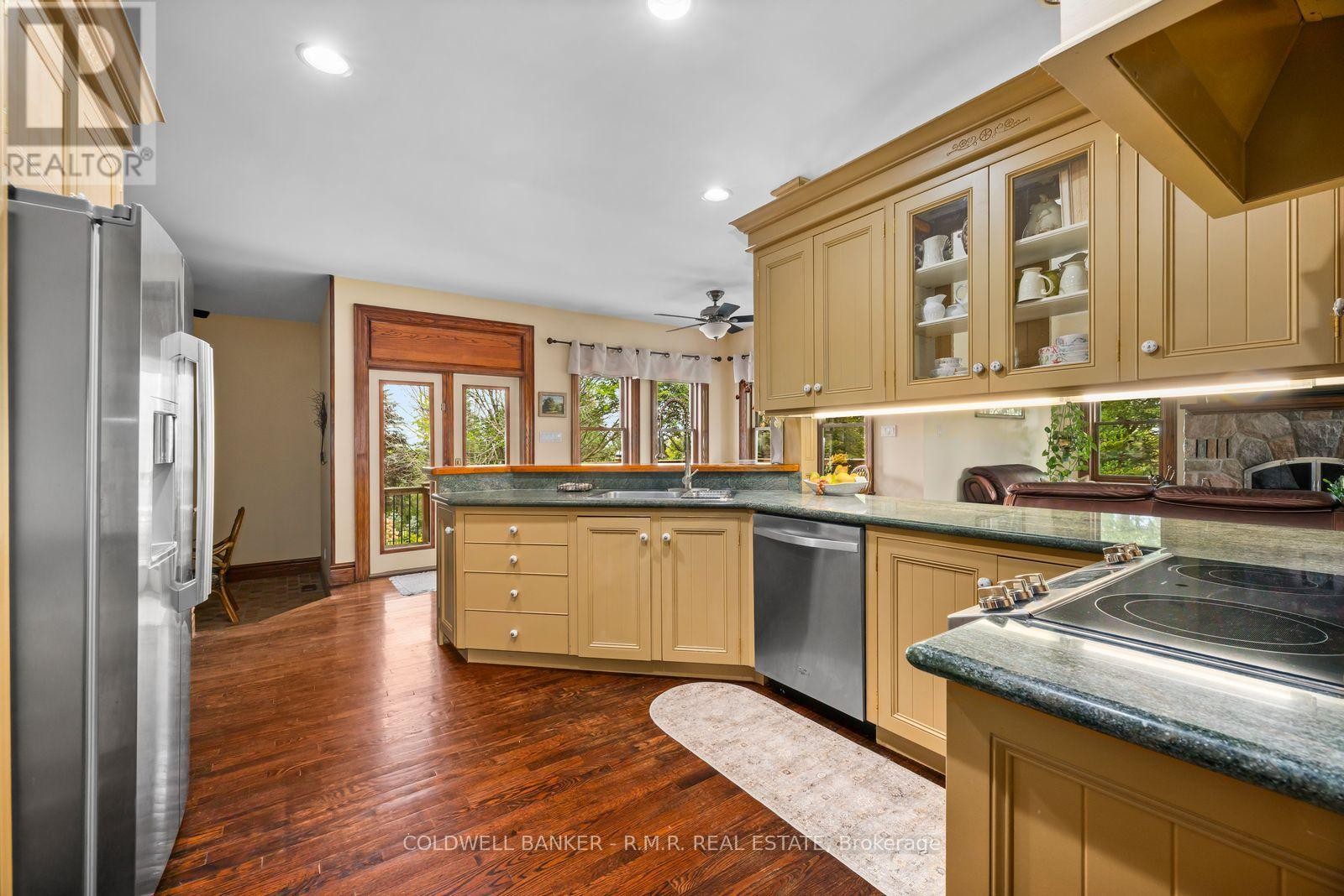 Gourmet Kitchen - 26 Mill Run Gate, Uxbridge, ON