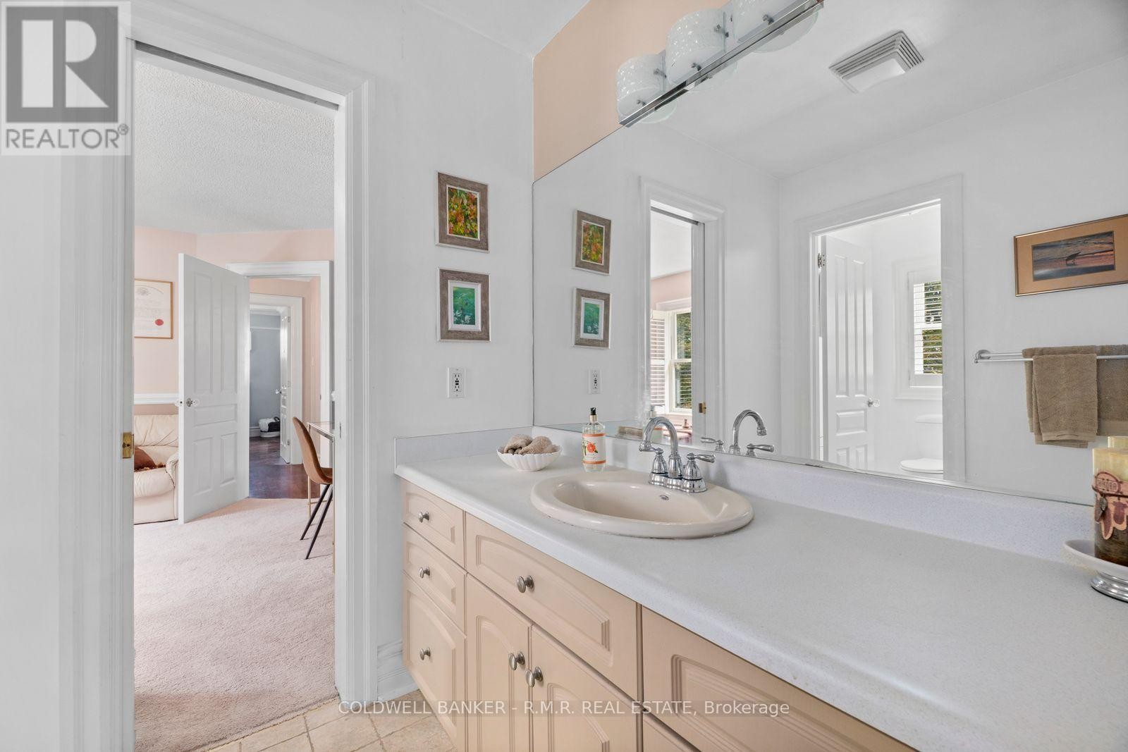 Semi-Ensuite Bahtroom - 26 Mill Run Gate, Uxbridge, ON