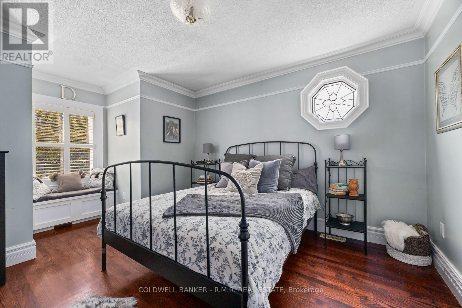 Bedroom with Alcove Seating - 26 Mill Run Gate, Uxbridge, ON