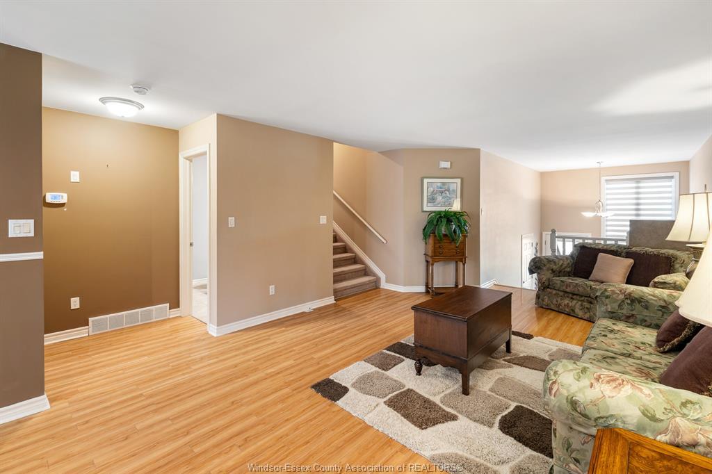 11827 Boulder Crescent, Windsor, ON