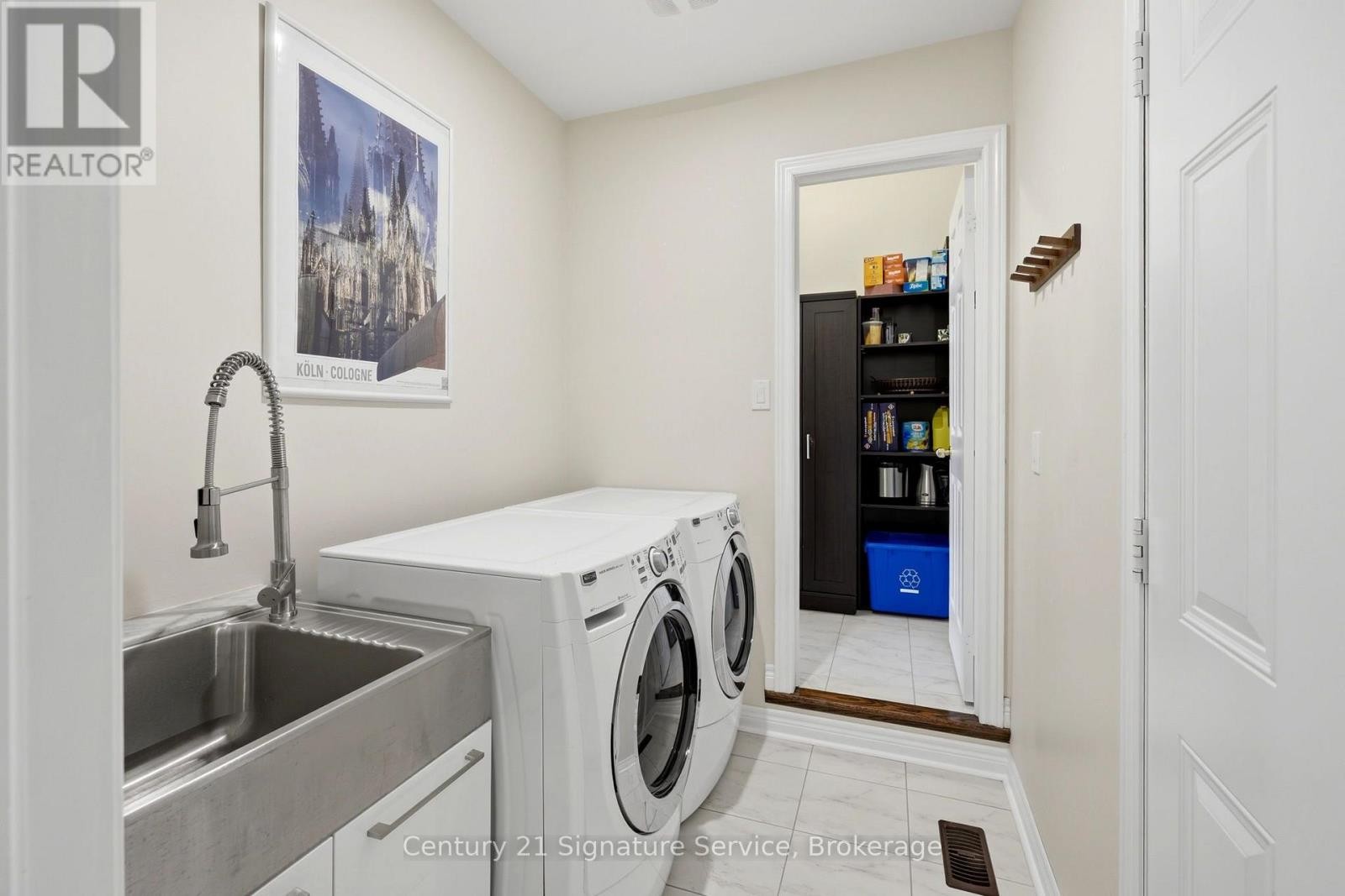 322 Comiskey Crescent, Mississauga, ON