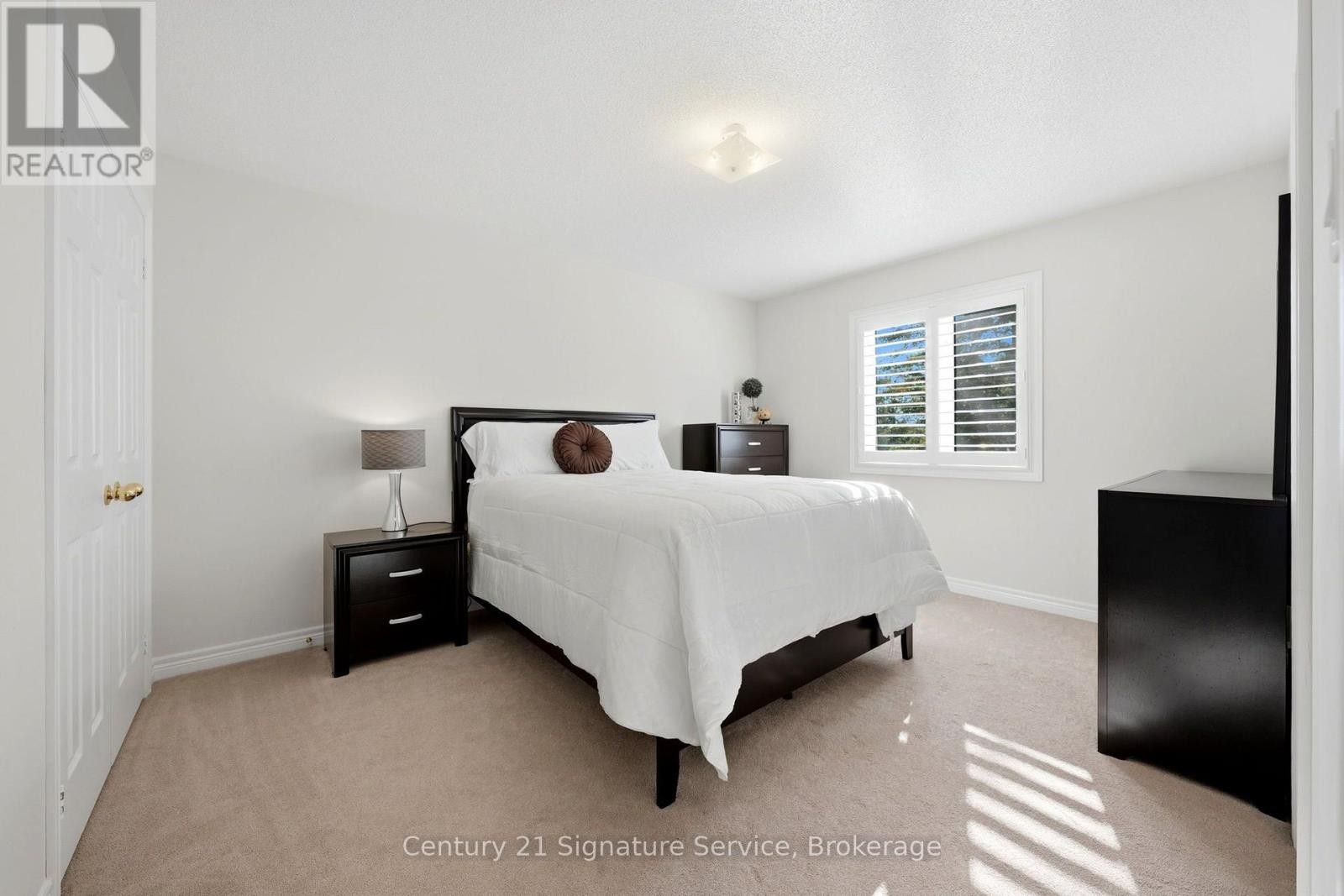 322 Comiskey Crescent, Mississauga, ON