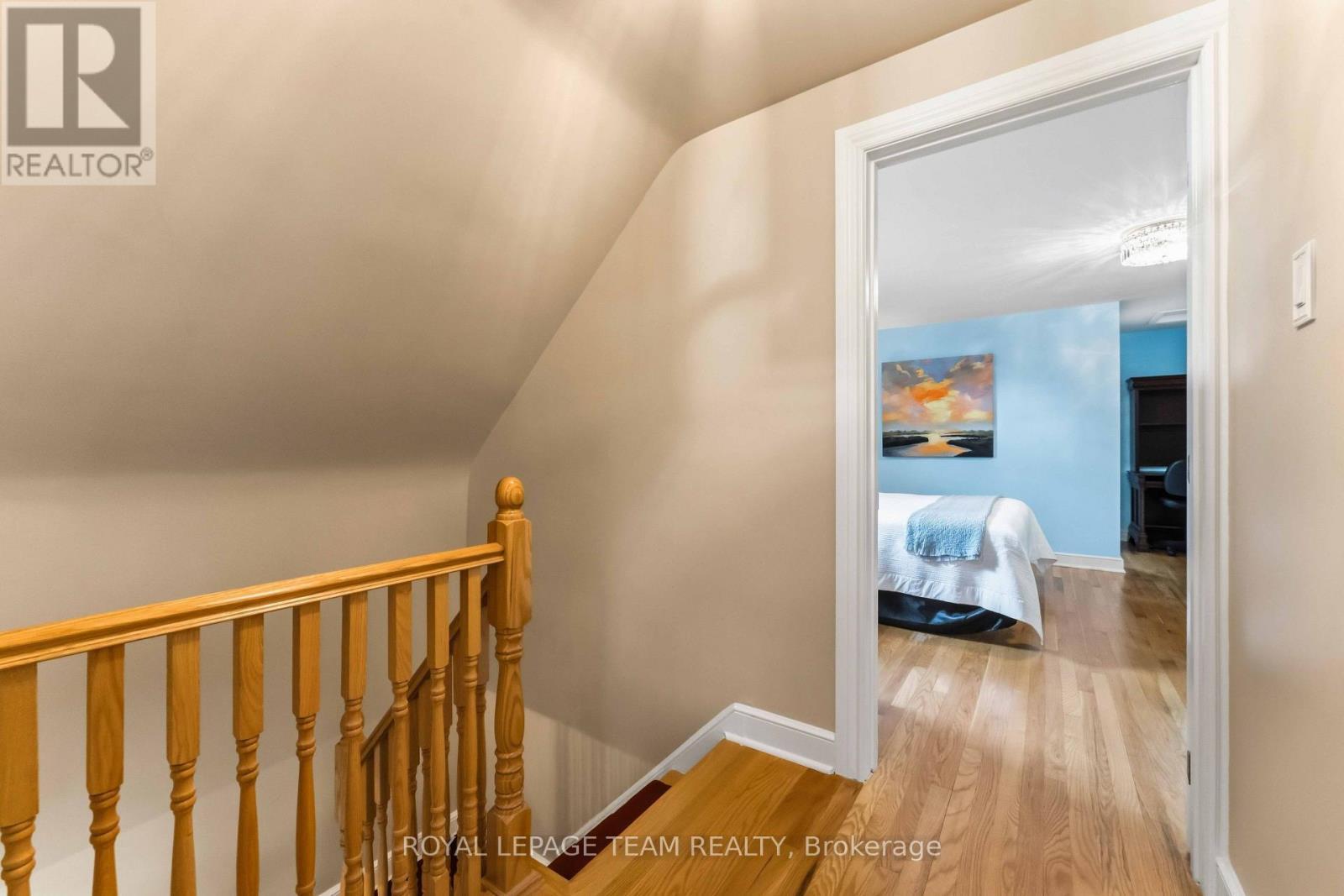 Upper 2nd level hall - 115 Mountbatten Avenue, Ottawa, ON