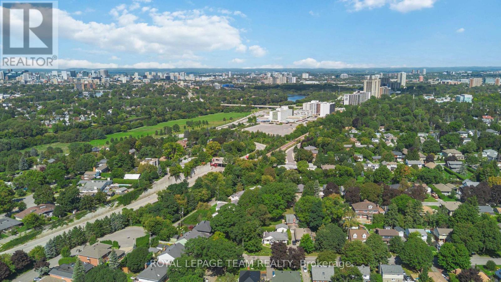 Close to Ottawa General Hospital - 115 Mountbatten Avenue, Ottawa, ON