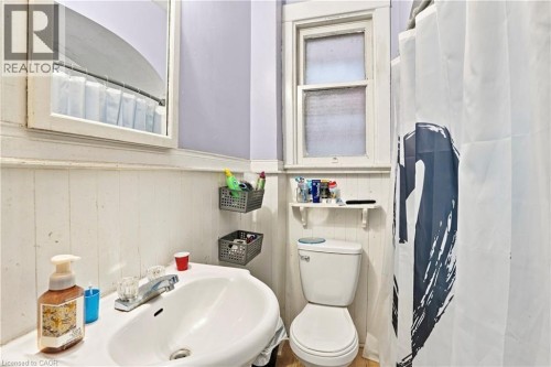 52 Kensington Avenue N, Hamilton, ON 