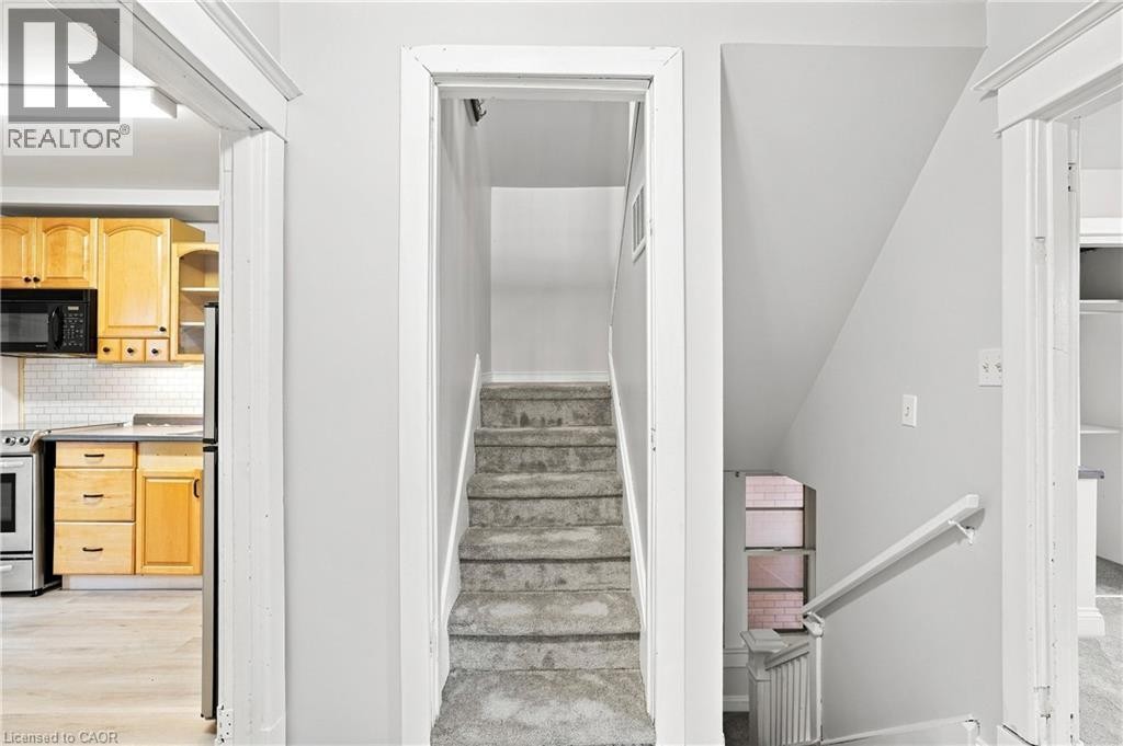 52 Kensington Avenue N, Hamilton, ON