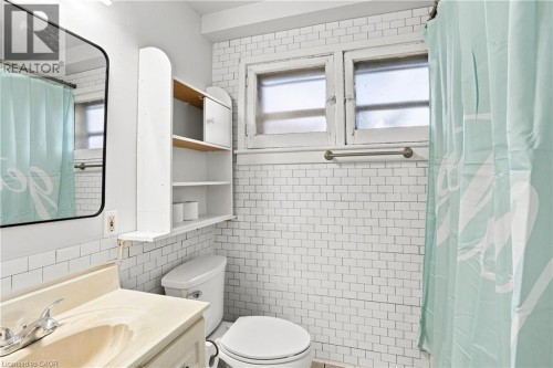 52 Kensington Avenue N, Hamilton, ON 