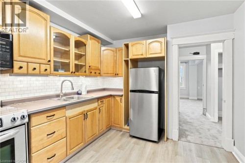 52 Kensington Avenue N, Hamilton, ON 