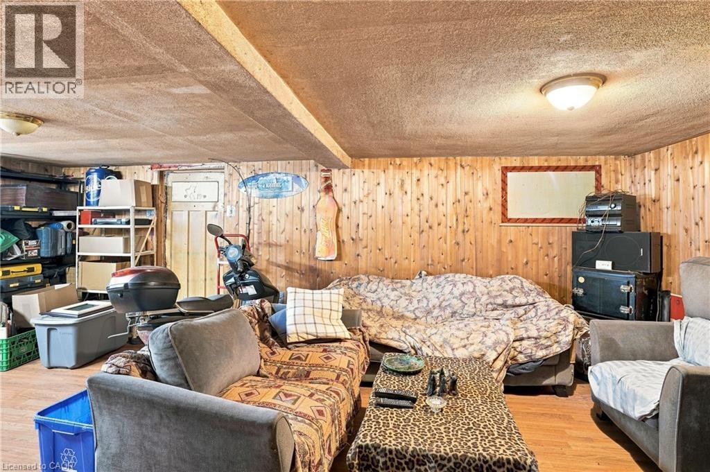 52 Kensington Avenue N, Hamilton, ON