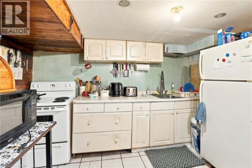 52 Kensington Avenue N, Hamilton, ON 