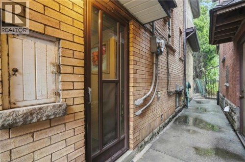 52 Kensington Avenue N, Hamilton, ON 