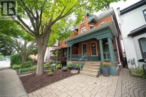 102 PEARL Street N  Hamilton, ON L8R 2Z3