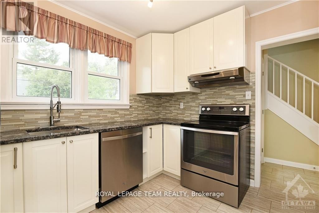 822 Quinlan Road, Ottawa, ON