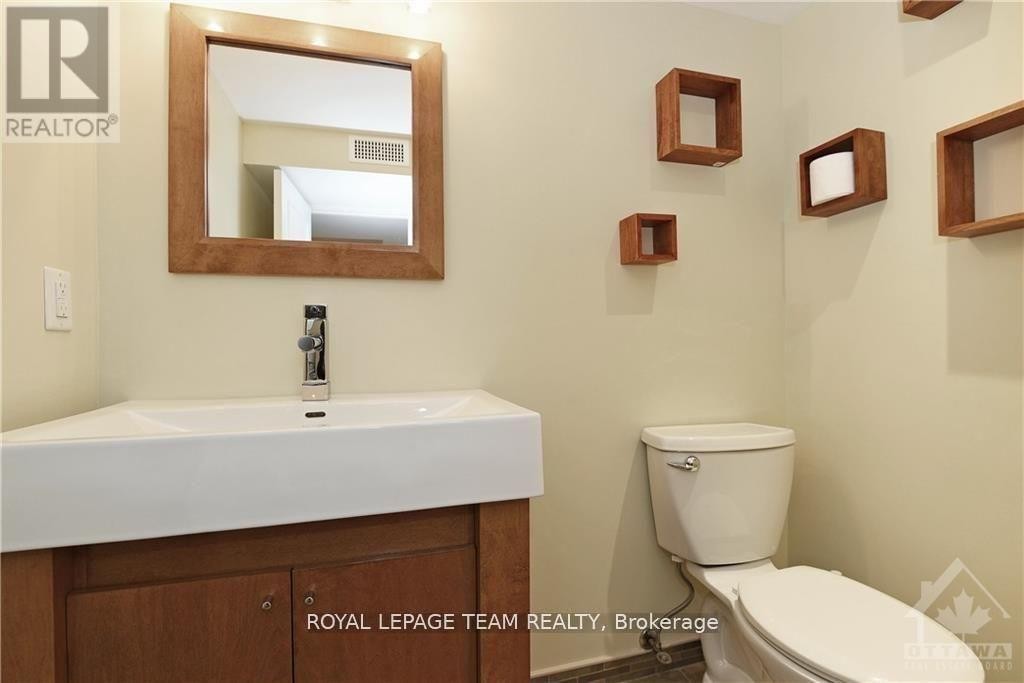 822 Quinlan Road, Ottawa, ON