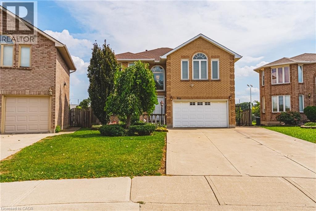 90 Fairington Crescent, Hamilton, ON
