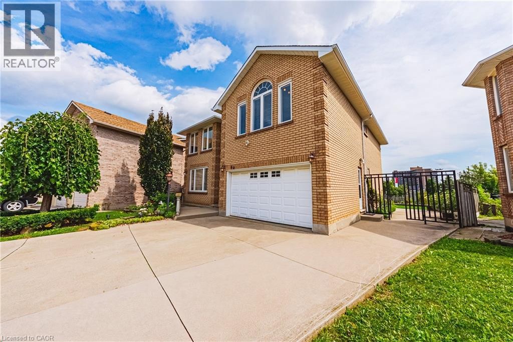 90 Fairington Crescent, Hamilton, ON