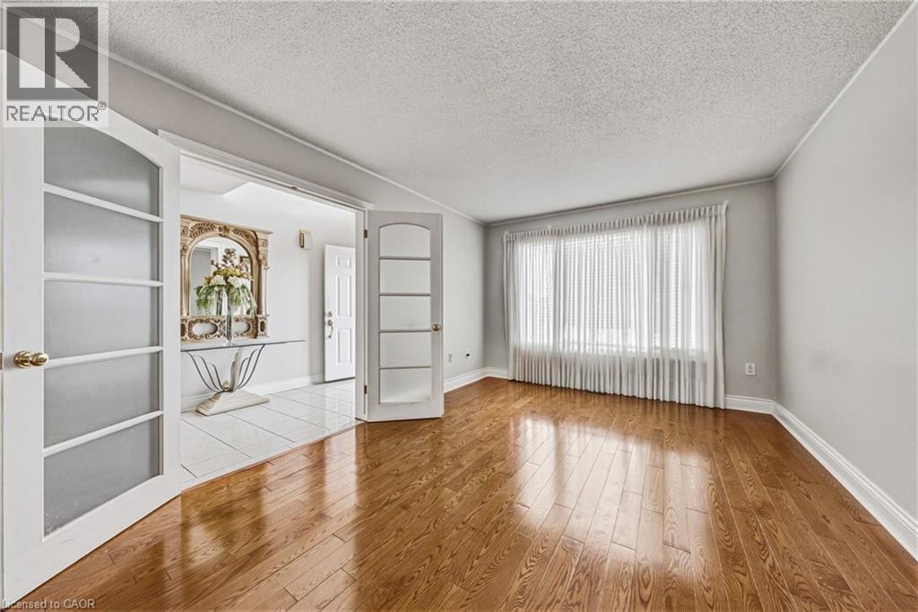 90 Fairington Crescent, Hamilton, ON