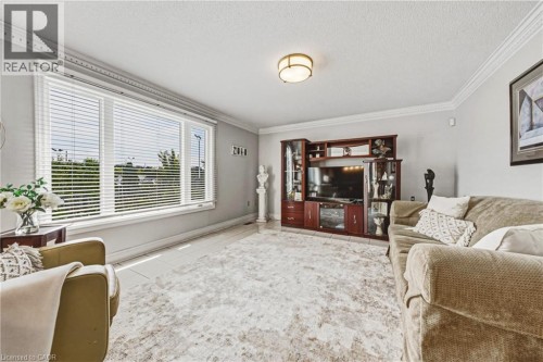 90 Fairington Crescent, Hamilton, ON 