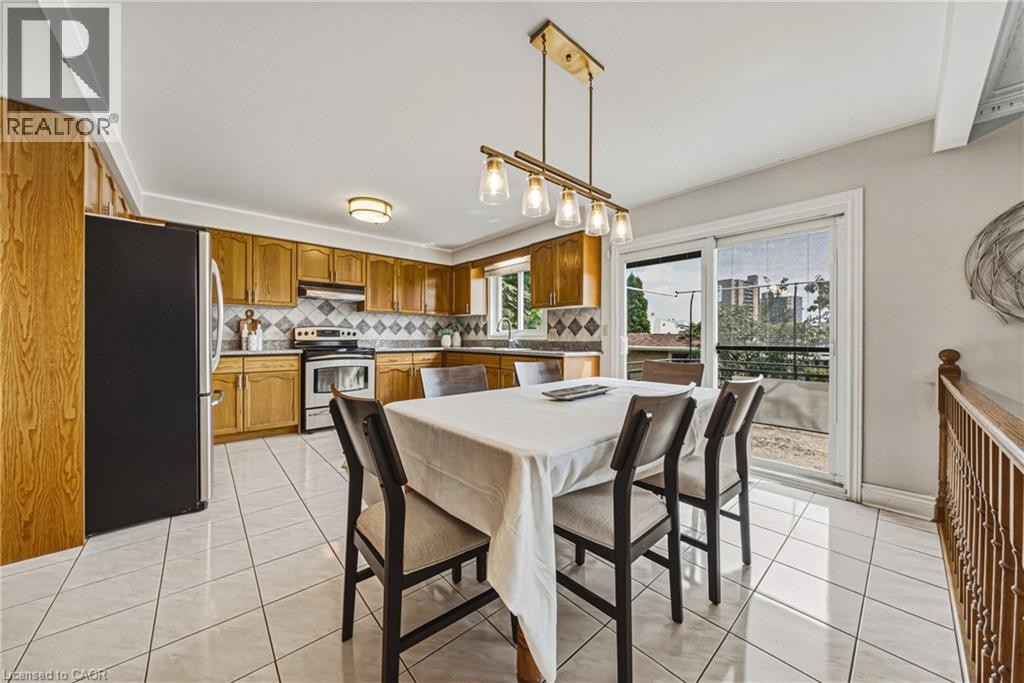 90 Fairington Crescent, Hamilton, ON