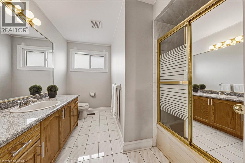 90 Fairington Crescent, Hamilton, ON