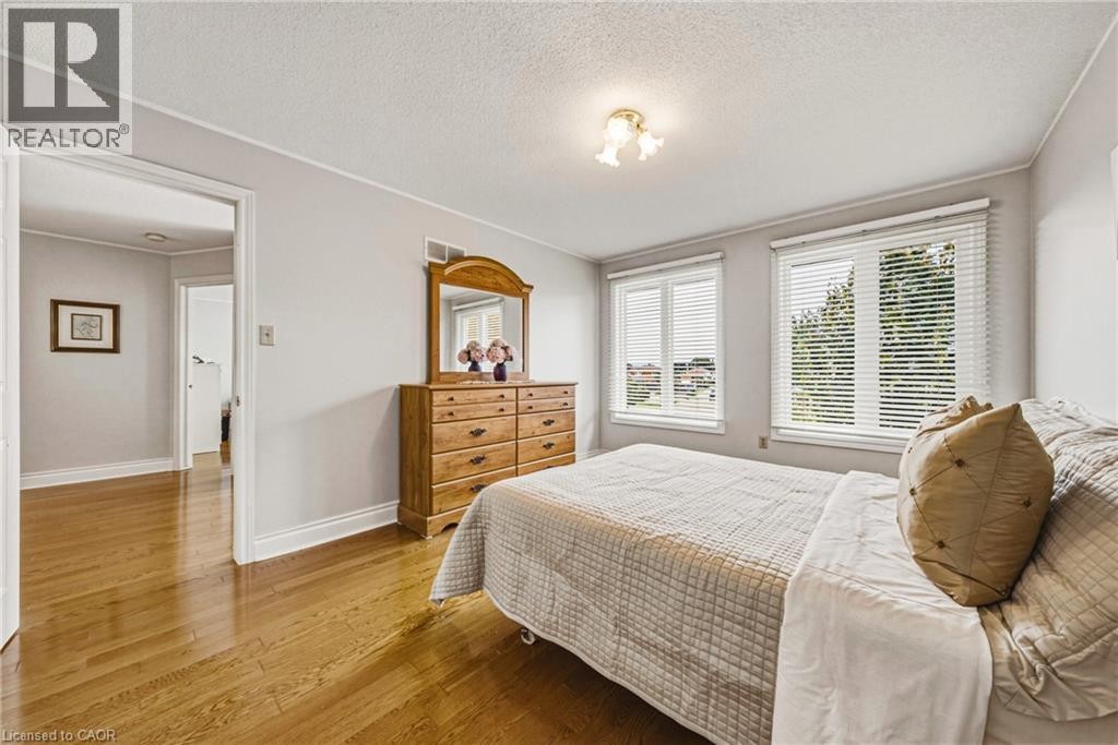 90 Fairington Crescent, Hamilton, ON