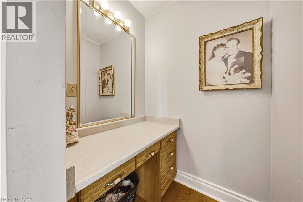 90 Fairington Crescent, Hamilton, ON