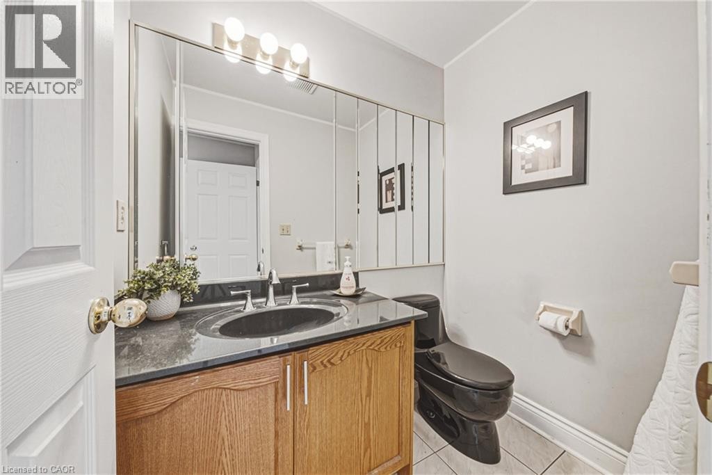 90 Fairington Crescent, Hamilton, ON