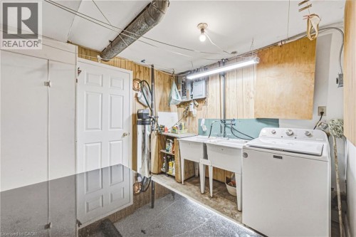 90 Fairington Crescent, Hamilton, ON 