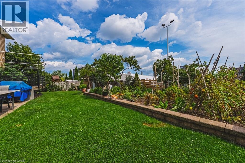 90 Fairington Crescent, Hamilton, ON