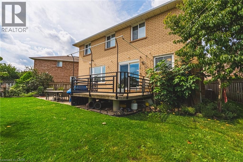 90 Fairington Crescent, Hamilton, ON