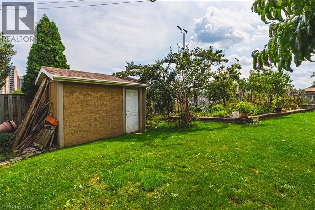 90 Fairington Crescent, Hamilton, ON