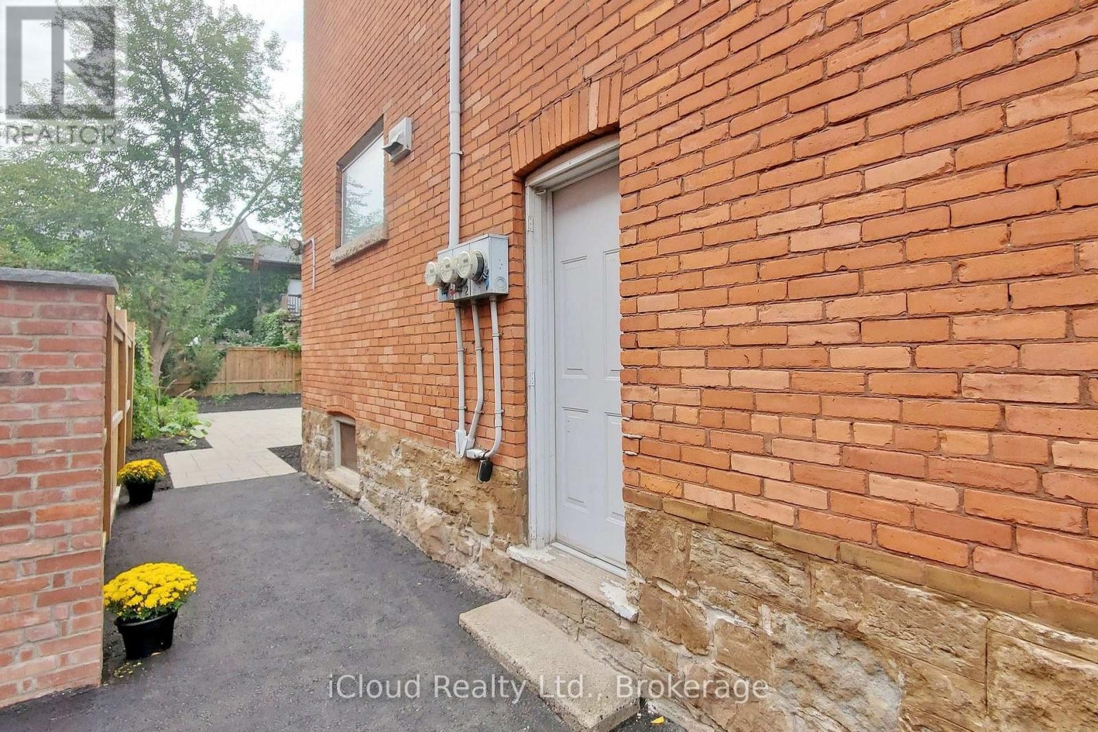 75 Ontario Avenue, Hamilton, ON