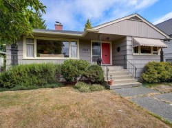 2568 Margate Ave Oak Bay, BC V8S 3A4