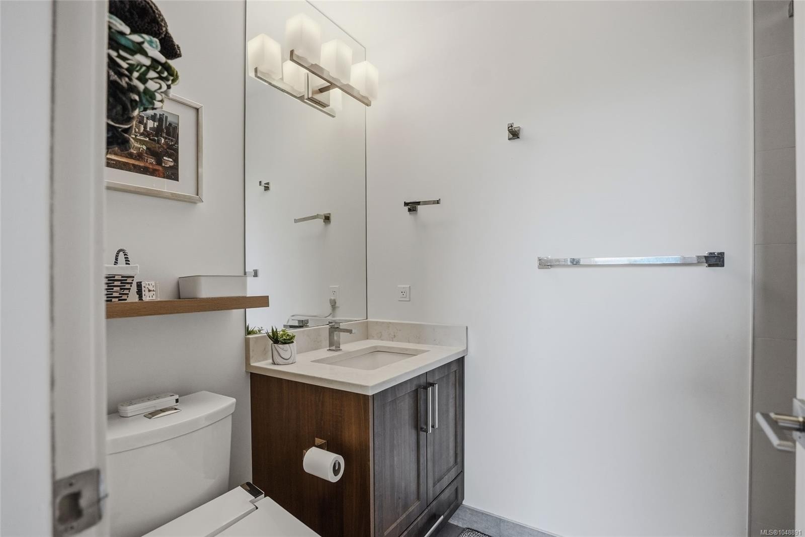#104-119 Haliburton St, Nanaimo, BC