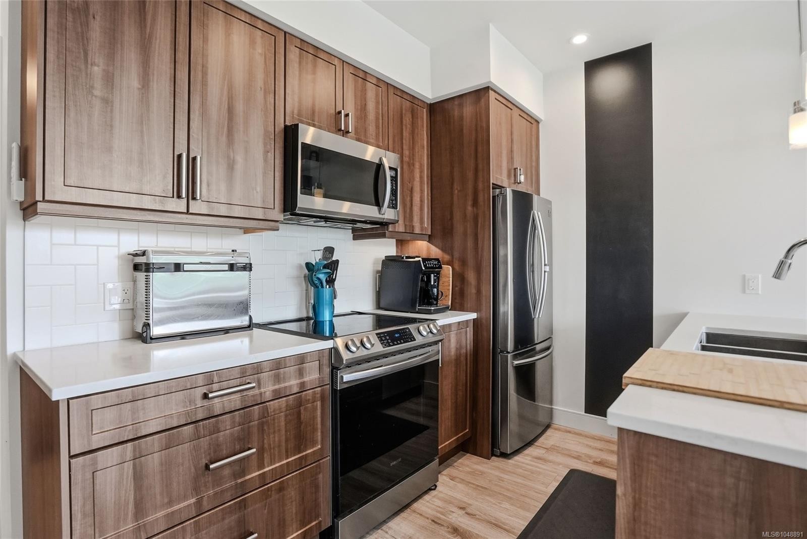 #104-119 Haliburton St, Nanaimo, BC